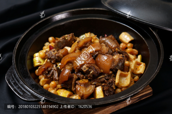 黃燜帶皮羊肉