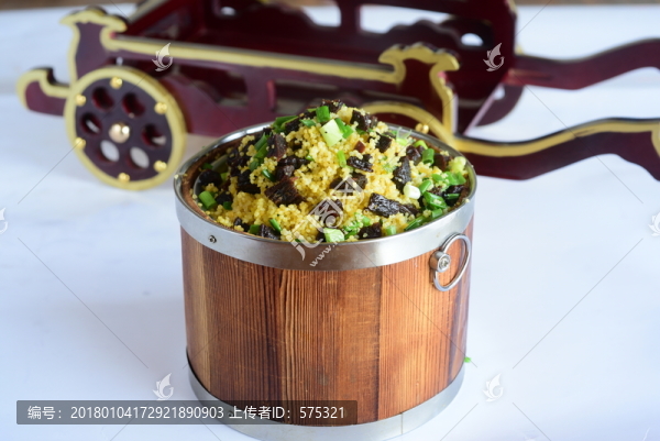 風(fēng)干肉炒小米飯