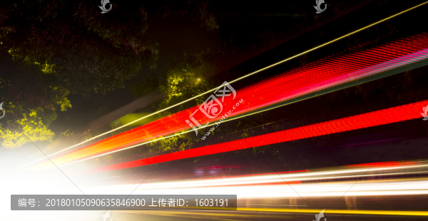 汽車燈光軌跡
