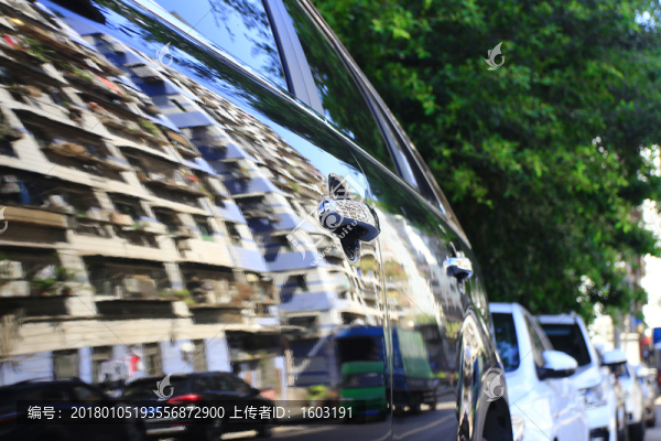 停靠的車輛
