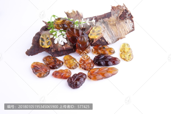 琥珀葉子吊墜