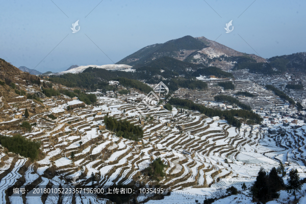 梯田雪景