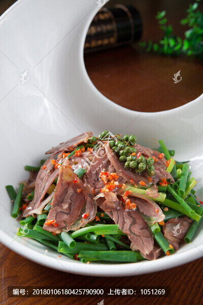 毛椒火辣牛肉