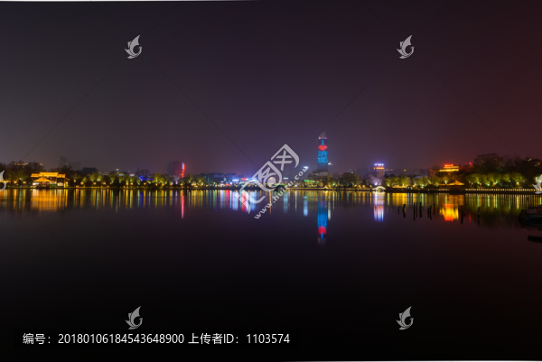 大明湖夜景