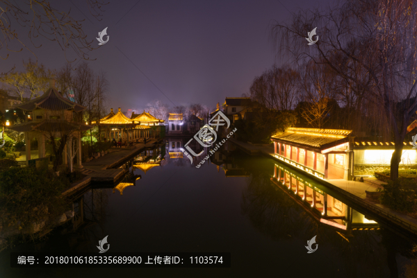 大明湖夜景