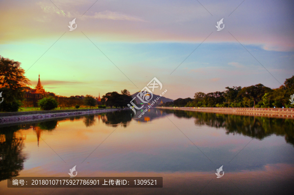 遠眺曼德勒山