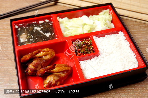 雞翅套飯