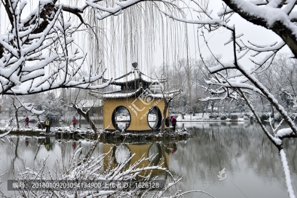 瘦西湖釣魚臺(tái)的雪景
