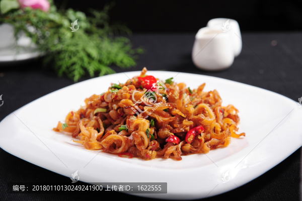 臘八豆炒脆骨