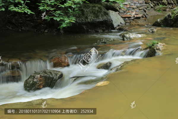 溪流