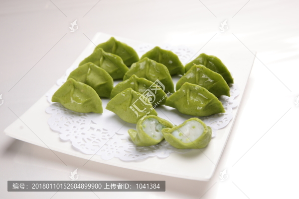 綠色蔬菜墨魚餃