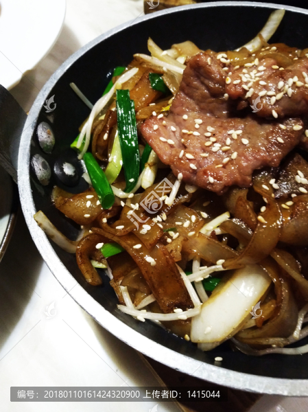 干炒牛河,牛肉炒河粉