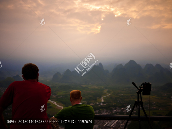 漓江精華景點(diǎn),九寨山觀日出