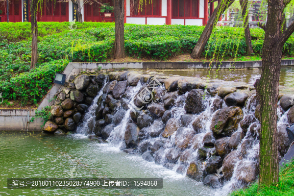 景區(qū)流水瀑布