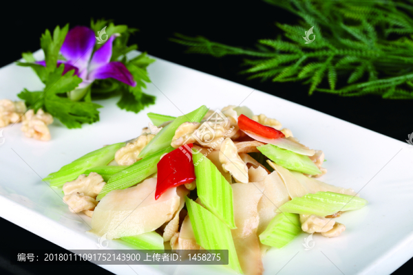 桃仁西芹炒螺片