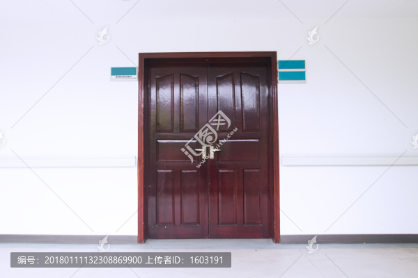 走廊木門