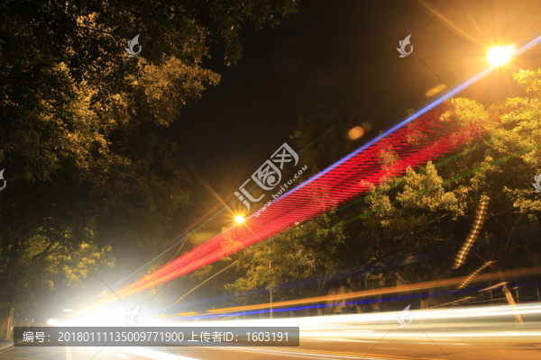 汽車燈光軌跡