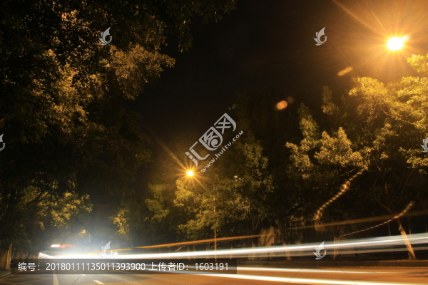 汽車燈光軌跡
