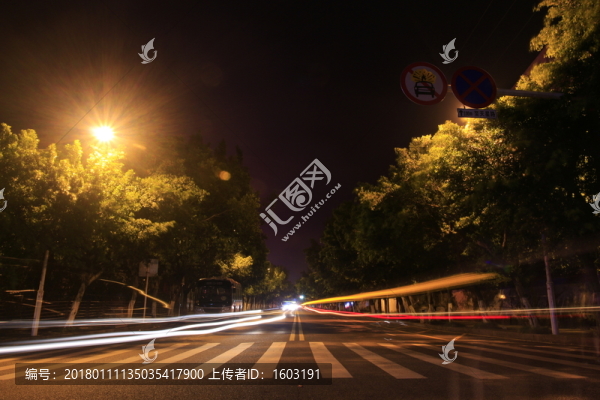 汽車(chē)燈光軌跡