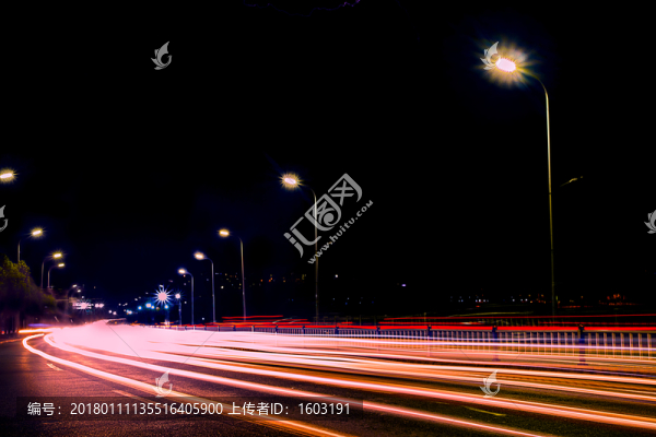 城市夜景汽車燈光軌跡
