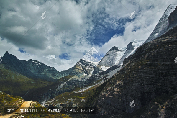 川西高原雪山