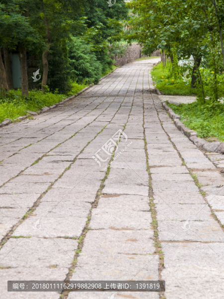 石砌道路