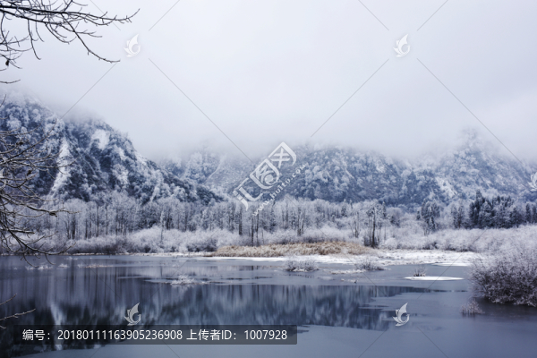 龍池雪景