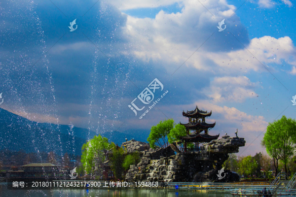 麗江觀音峽藍(lán)天白云風(fēng)景