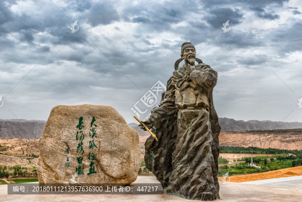 中衛(wèi)沙坡頭王維塑像