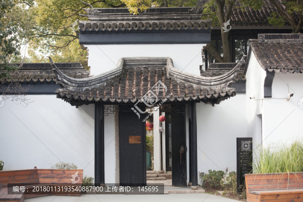 古建筑門景