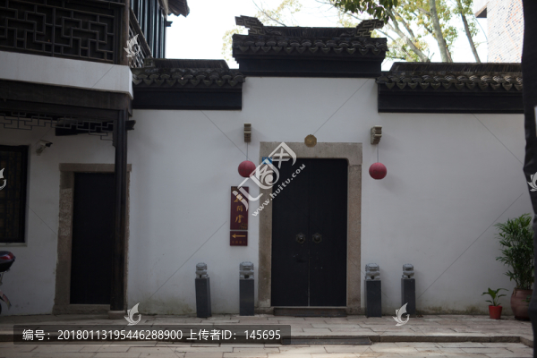 古建筑門景
