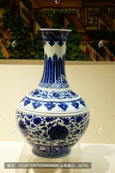 青花纏枝蓮紋長頸瓶,清代