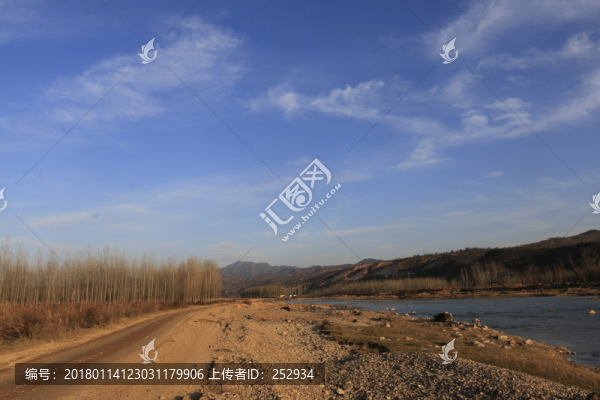 綠水藍(lán)天