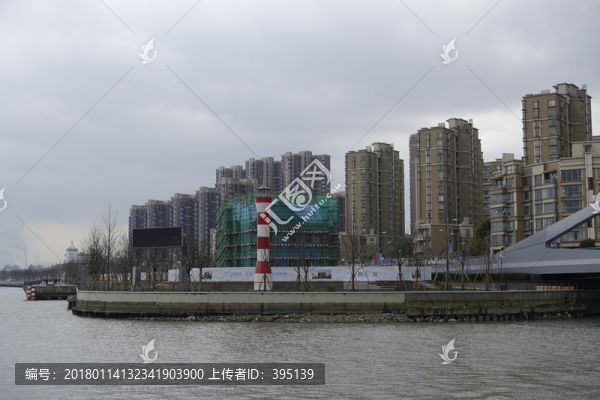 建設(shè)中的泰山小樓