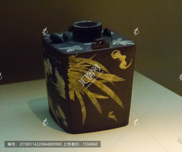 花紋水壺