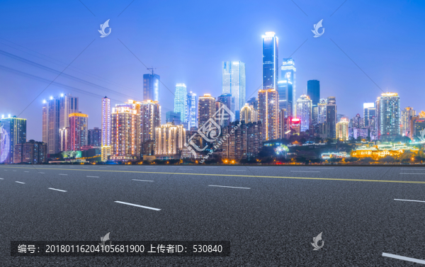 城市道路夜景摩天大樓天際線