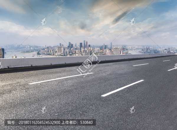 城市道路摩天大樓天際線