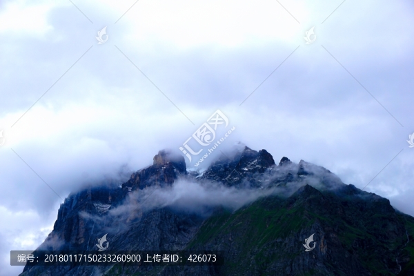 山頂云霧