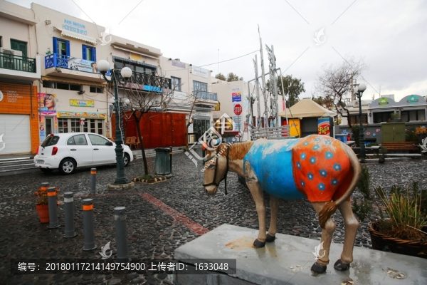 費(fèi)拉小鎮(zhèn)的驢廣場(chǎng)