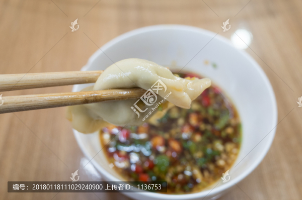 吃餃子