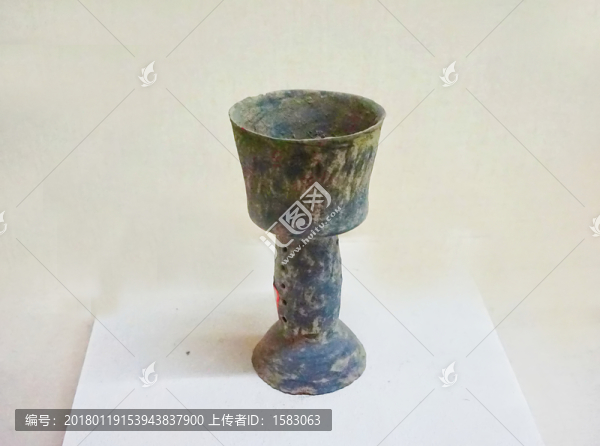 黑陶薄胎鏤空高足杯,龍山文化