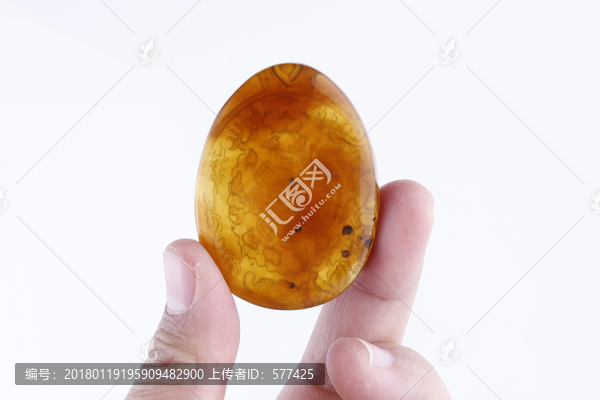 琥珀雕刻吊墜