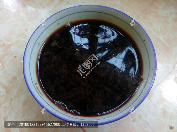 鮮白鴿血