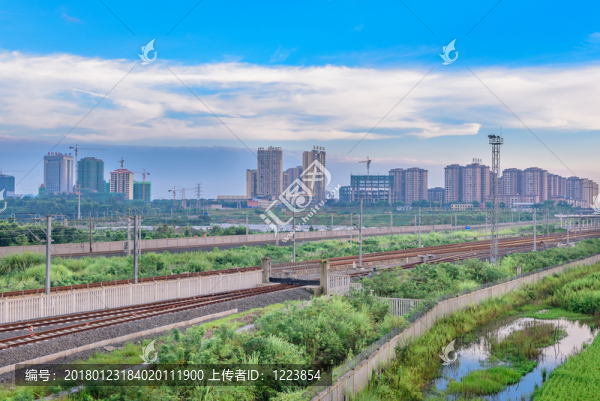 藍(lán)天白云城市高鐵站