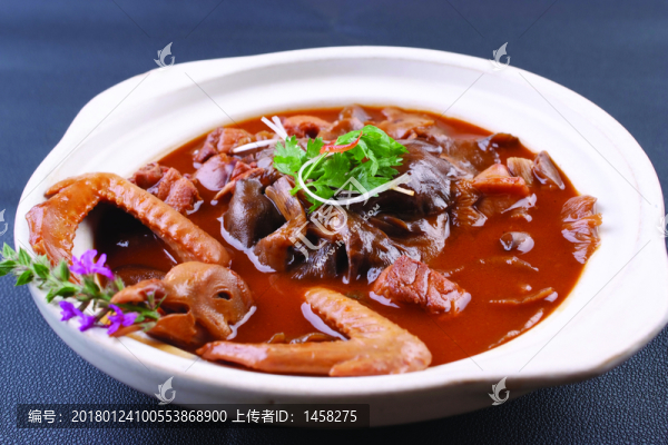 榛蘑乳鴿煲