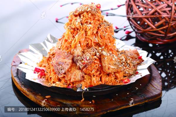 鐵板酸菜五花肉