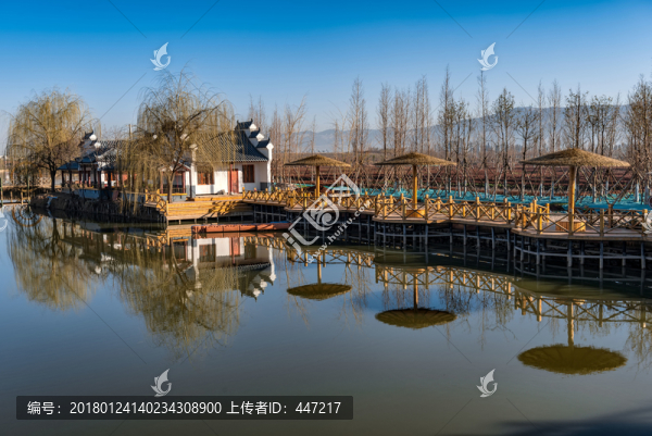 沿江水岸人家