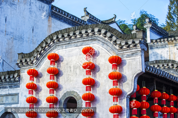 大紅燈籠高高掛
