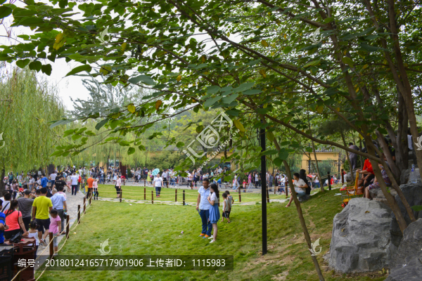 清明上河園游客