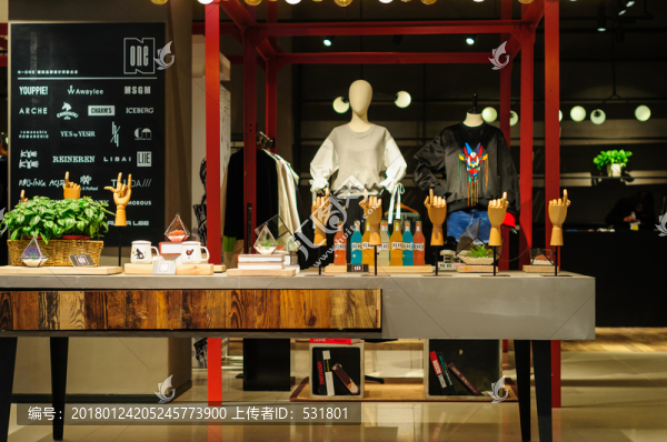 專賣店櫥窗